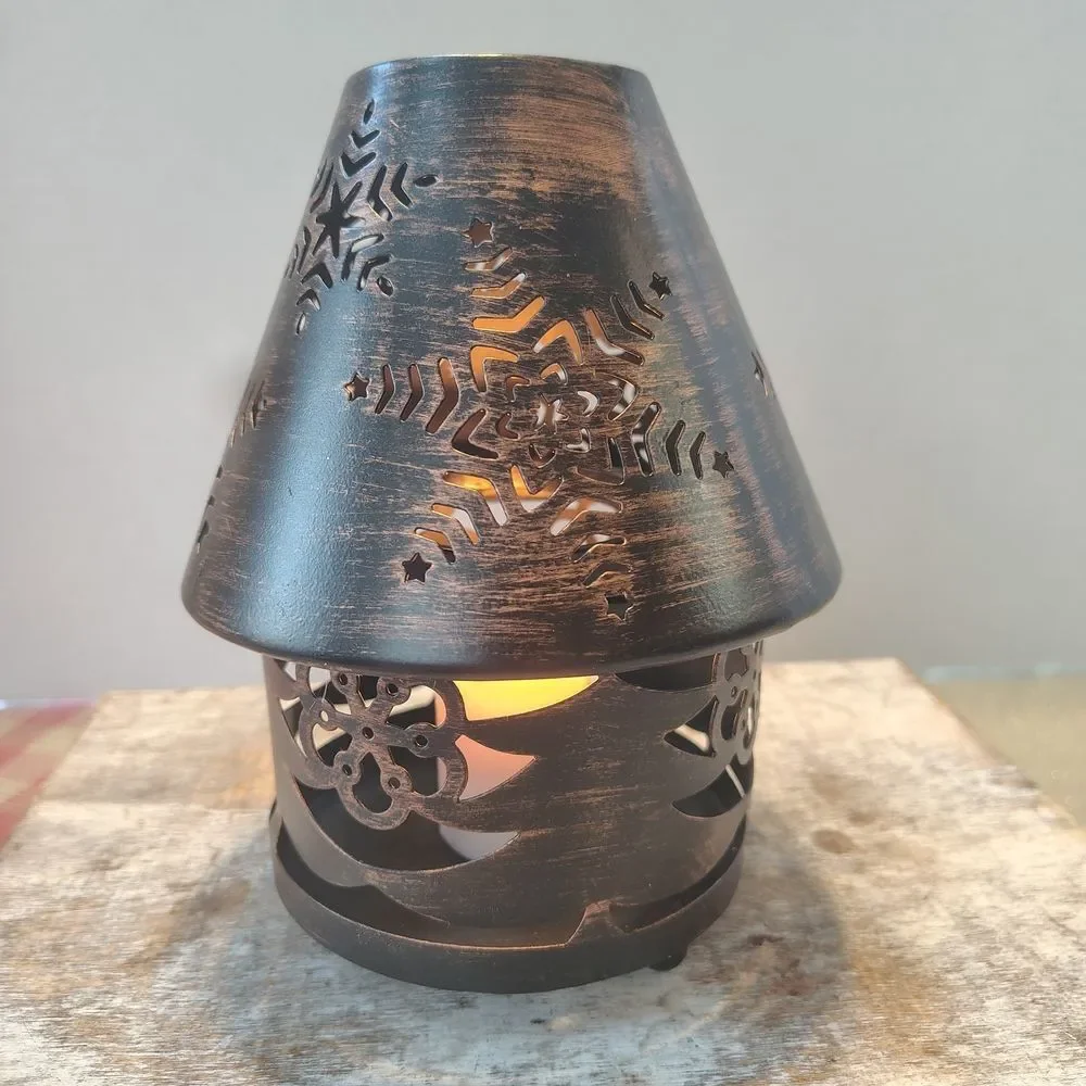 Rustic Black Metal Candle Holder. C8